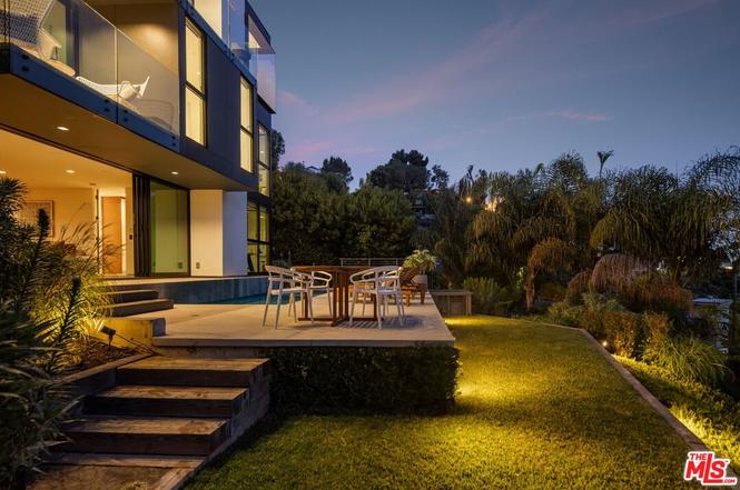 Swedish Paradise, Hargrave Dr, 90068