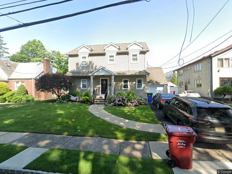 71 Ravine Ave