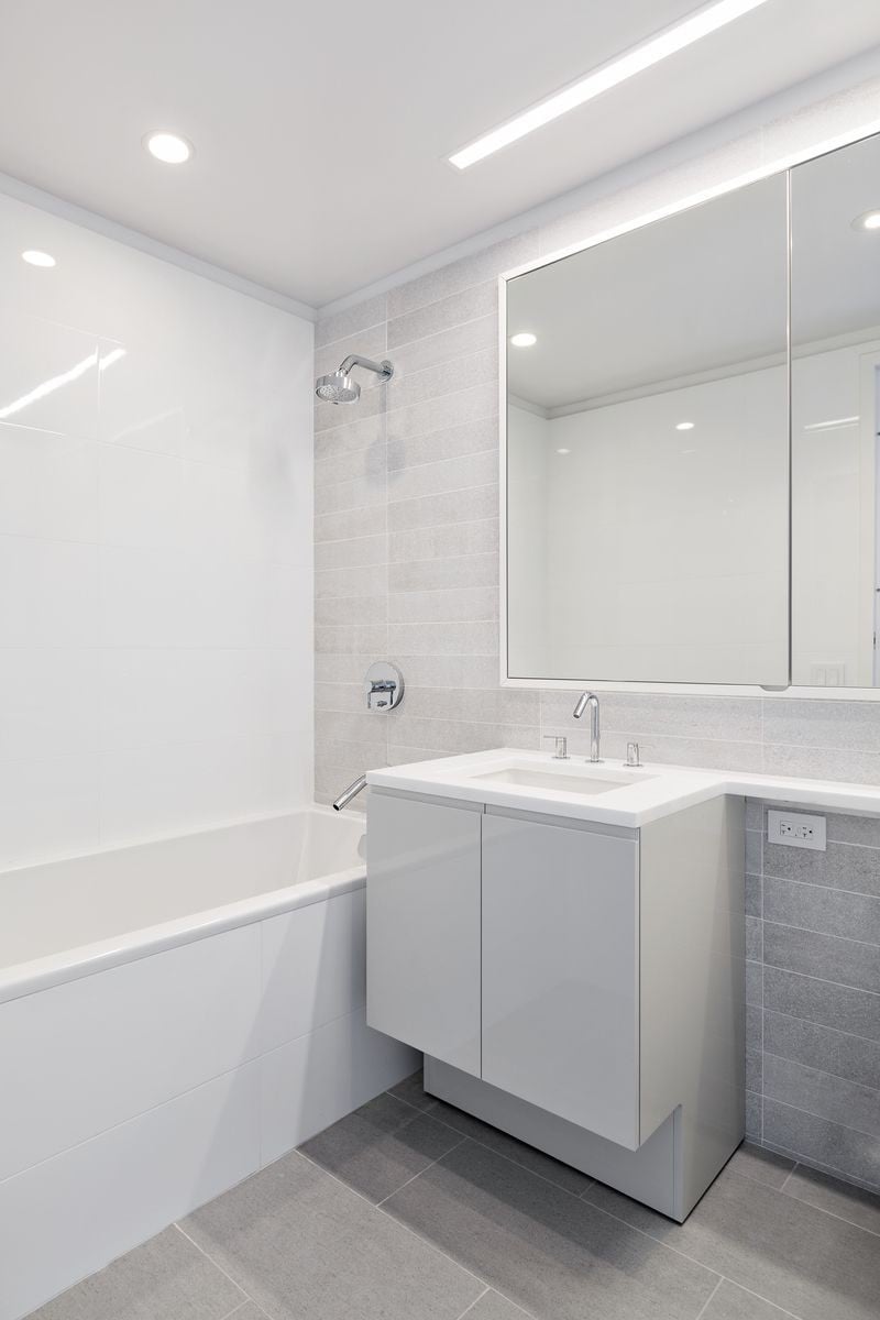 50 Riverside Boulevard, #11L