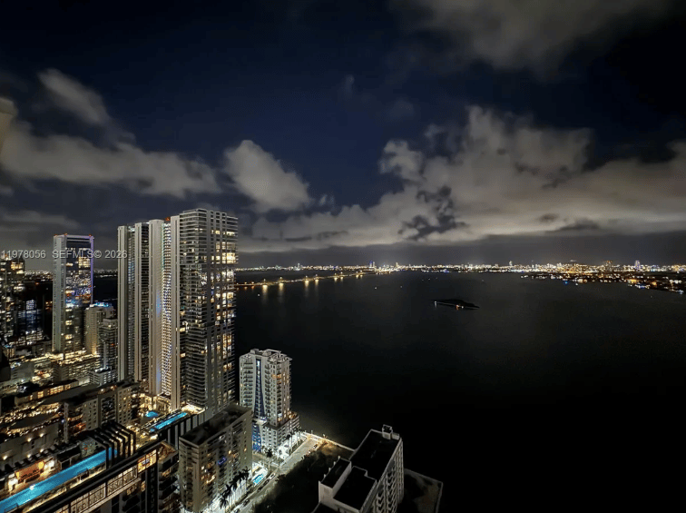 LUXURY IN THE MIAMI SKY
