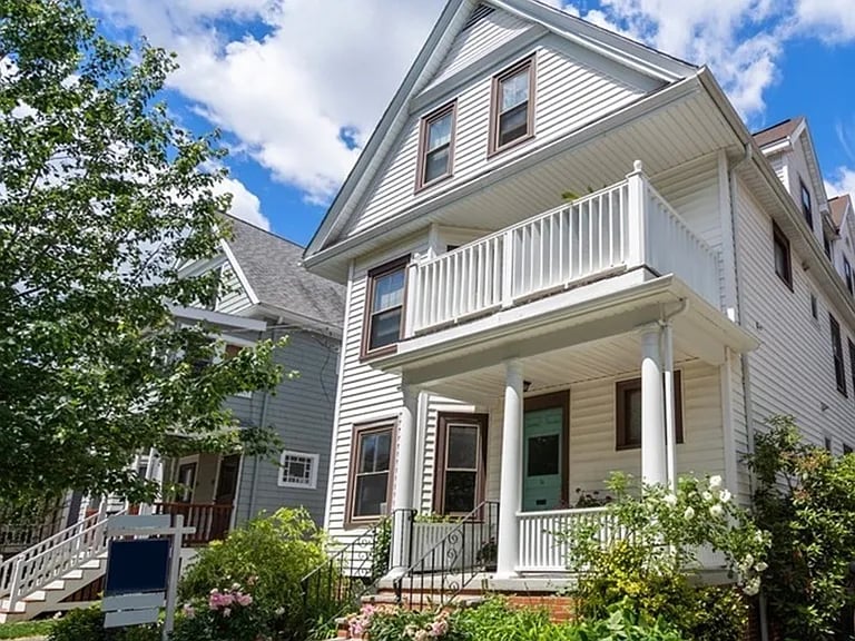 34 Willow Ave #1