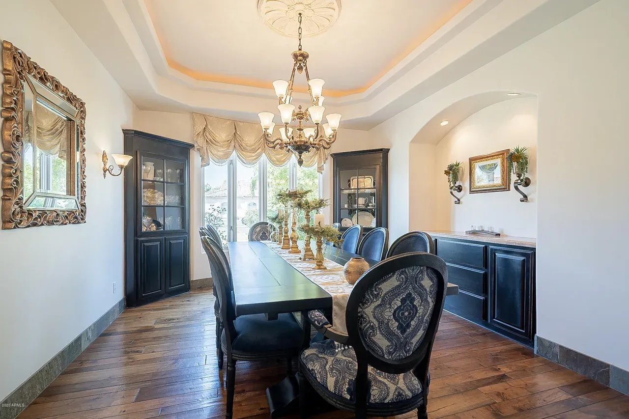 6115 E SHANGRI LA Rd