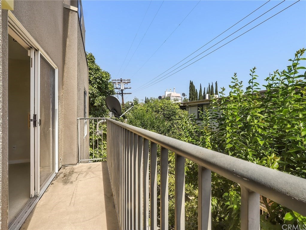 10918 Morrison St #6
