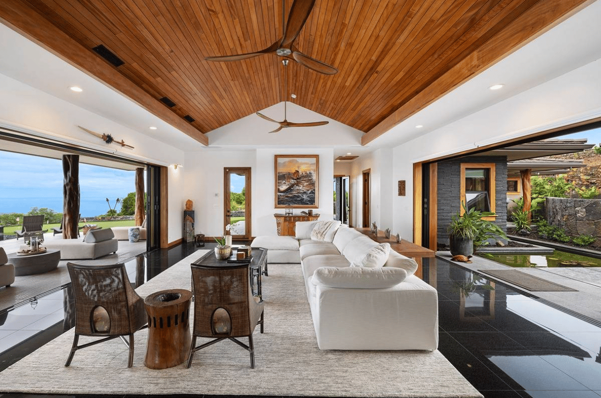 Transforming Spaces: The Art of Home Staging to Sell