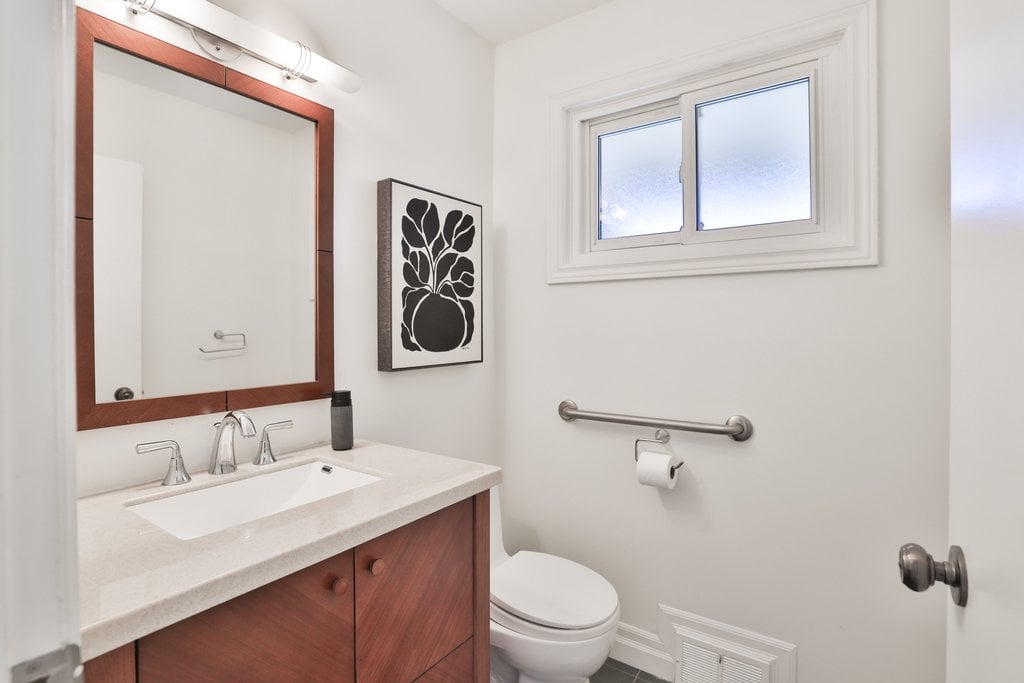 35 Hollyrood Heights Dr