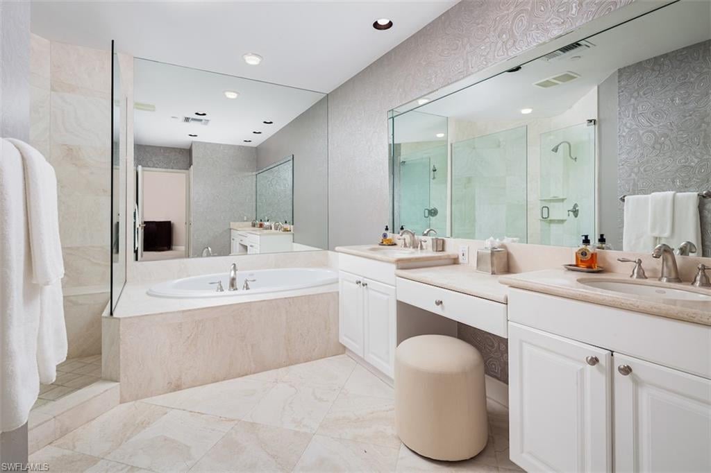 7117 Pelican Bay Blvd Apt 1701