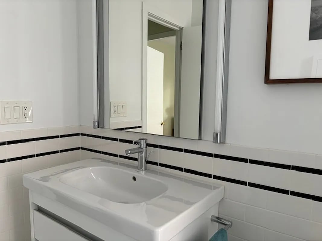 60 East 8th Street #17N