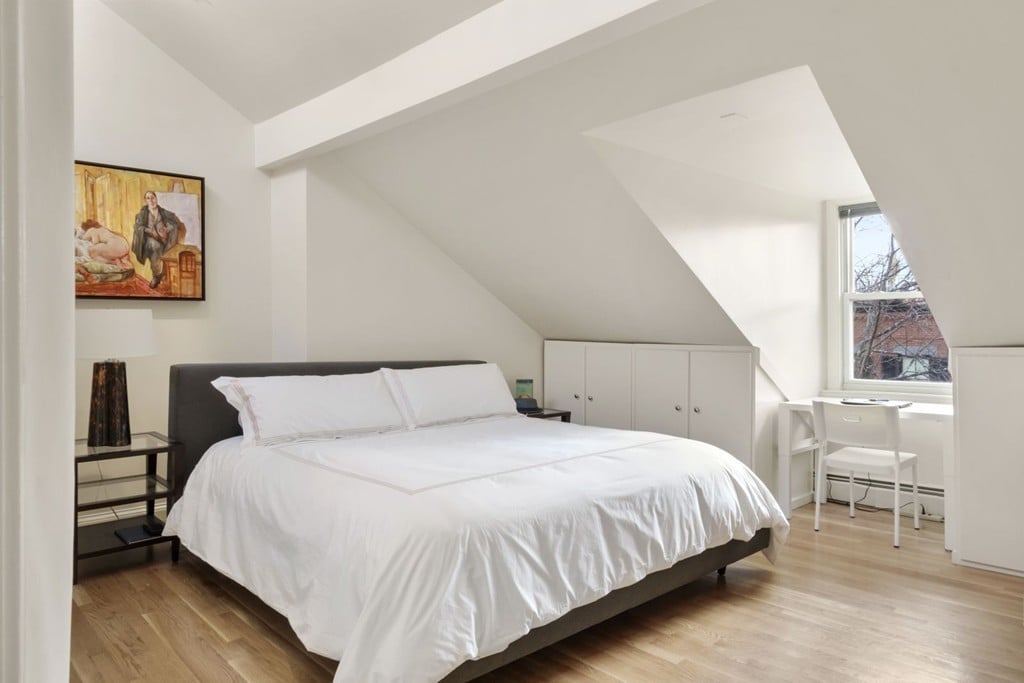 157 W Brookline St #4