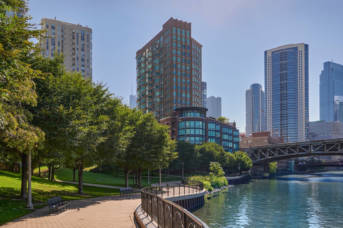 550 N Kingsbury St Unit: 603