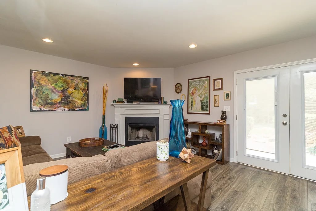 1706 Queen Anne Ct