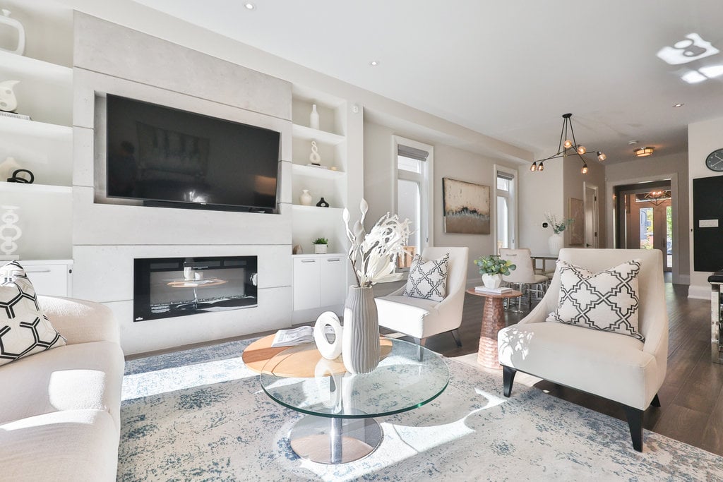 15A Tecumseth Ave