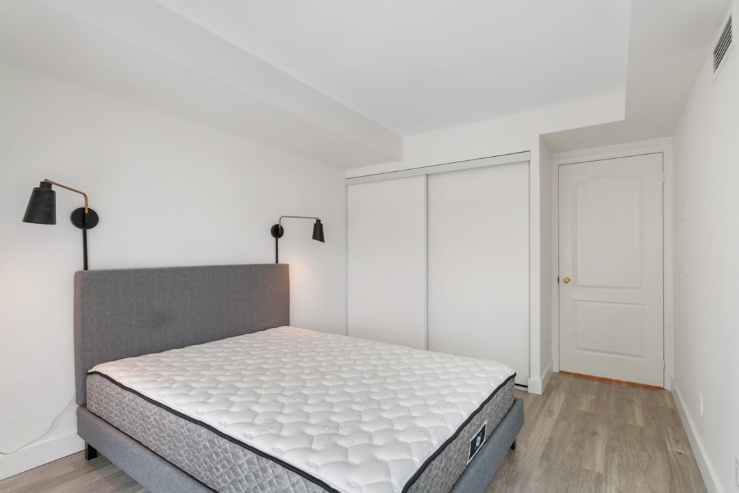 398 Eglinton Avenue E #611