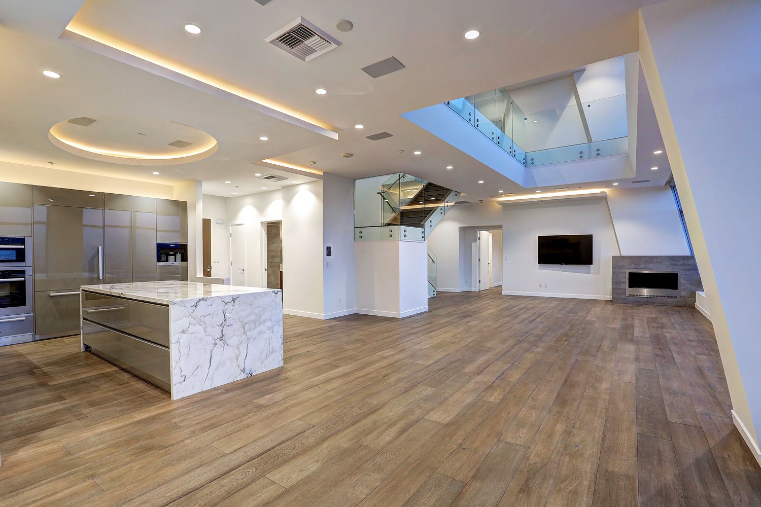 High‑rise Condo, Downtown Los Angeles