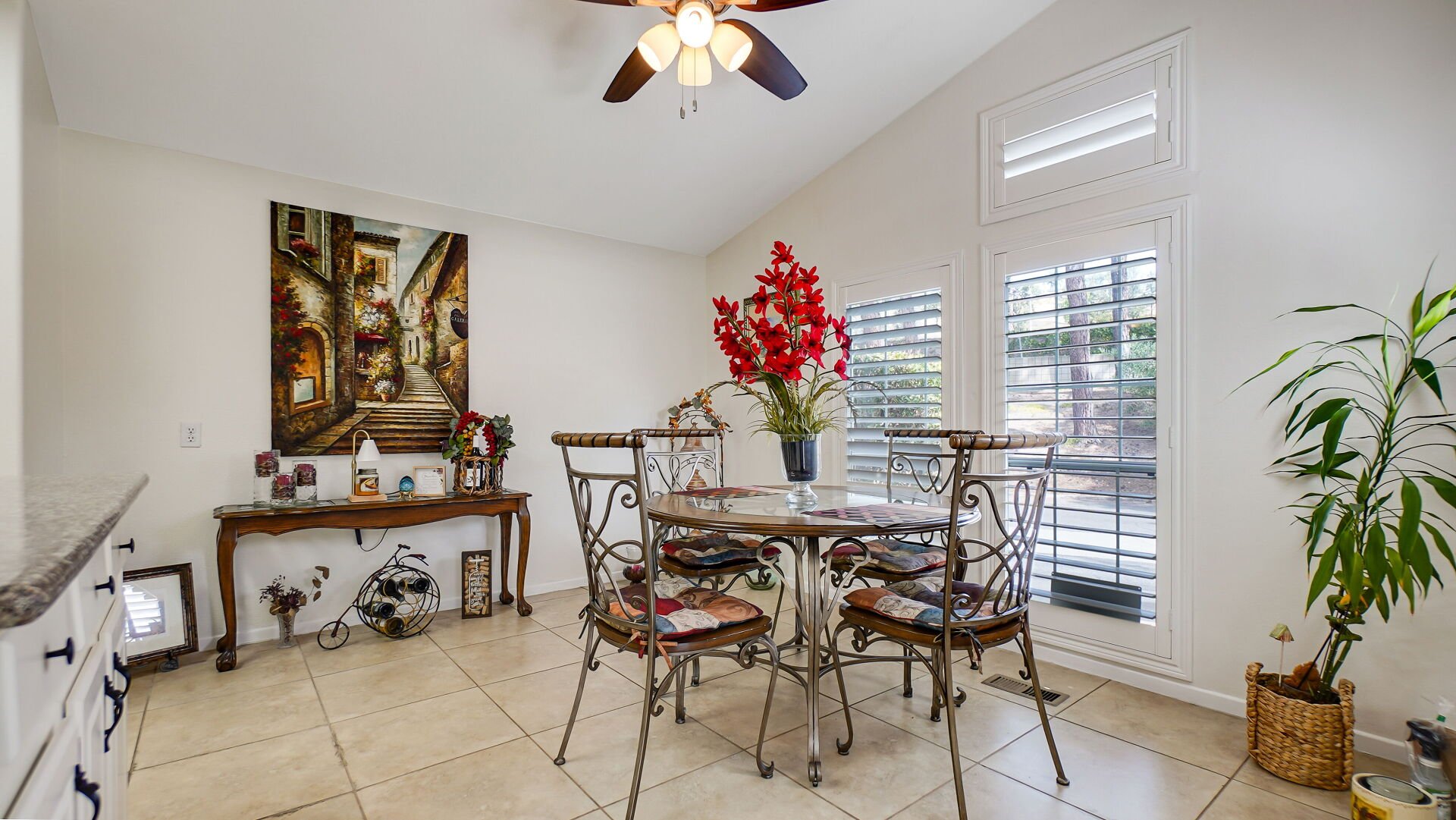 8651 Foothill Boulevard 35