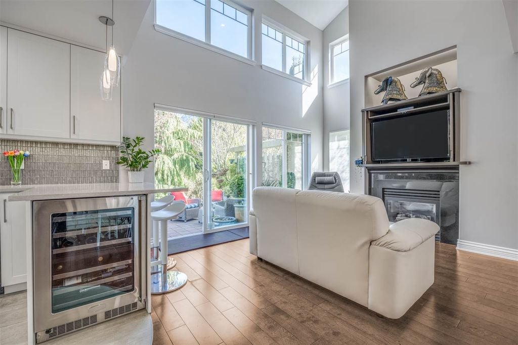28 Whitecap Ct
