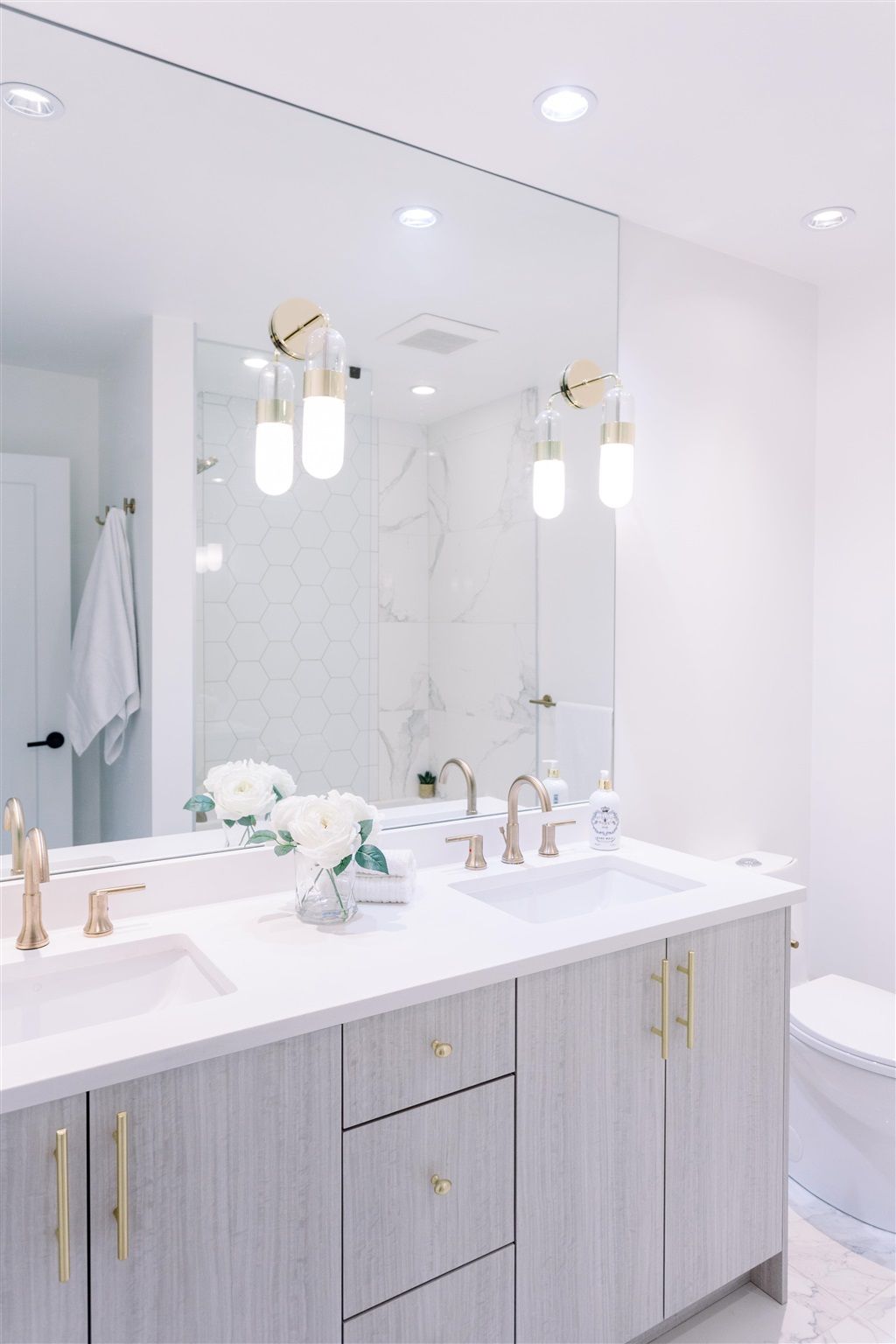 311 W 59th Ave