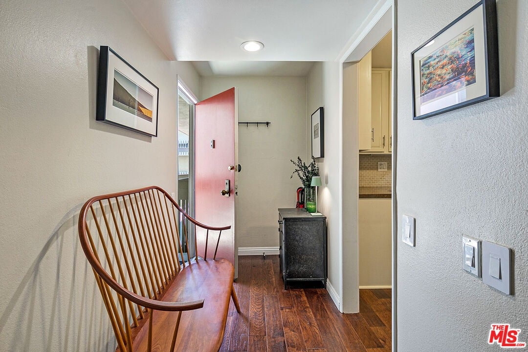 1888 Greenfield Ave #202