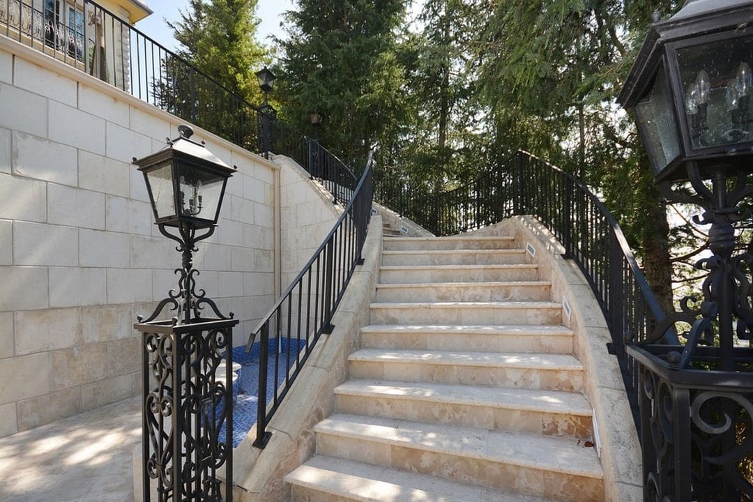 Grandeur Retreat