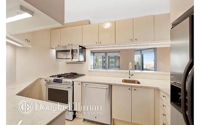 150 W 56th St Ste 4303