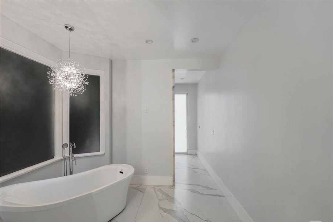 Northstar Manor, N Alta Dr, 90210