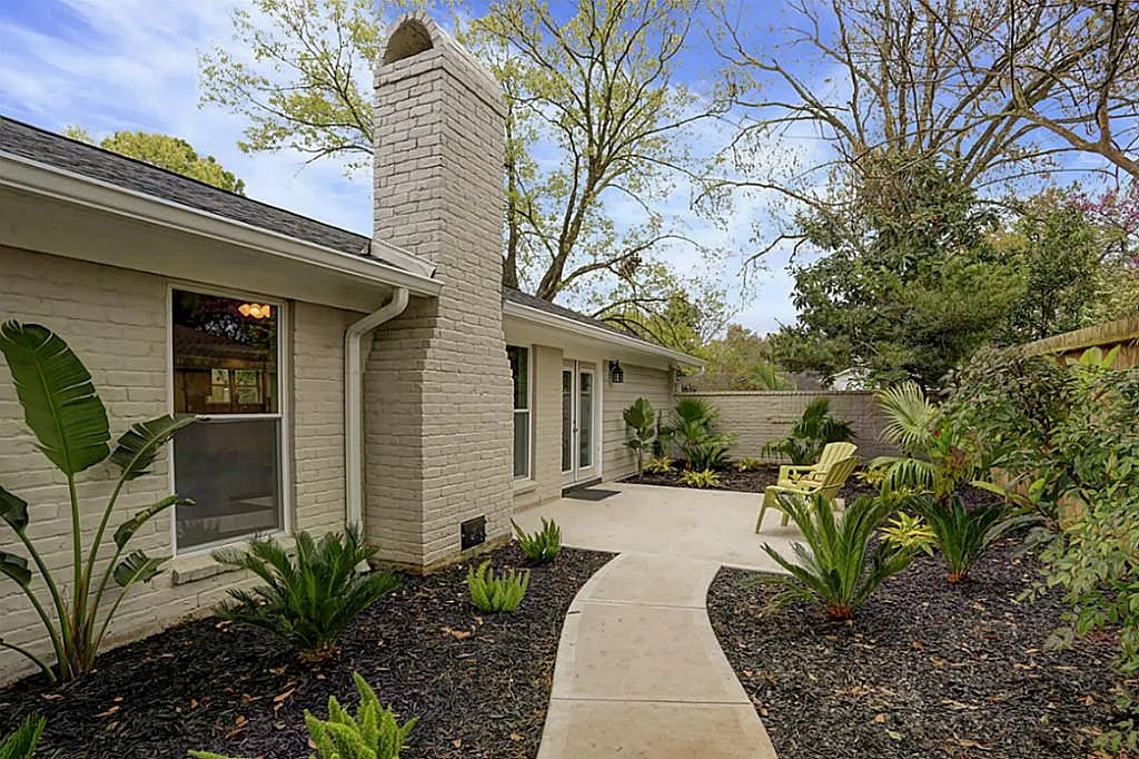 2410 Briarbook Dr