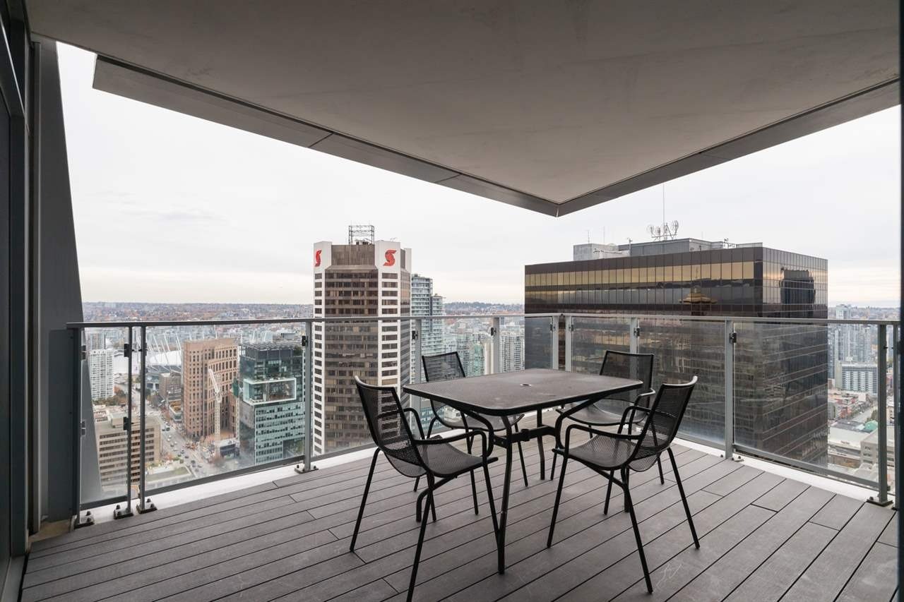 667 Howe St, #3904