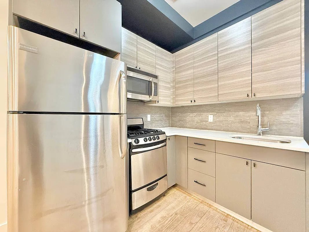 1319 Bedford Ave 4F