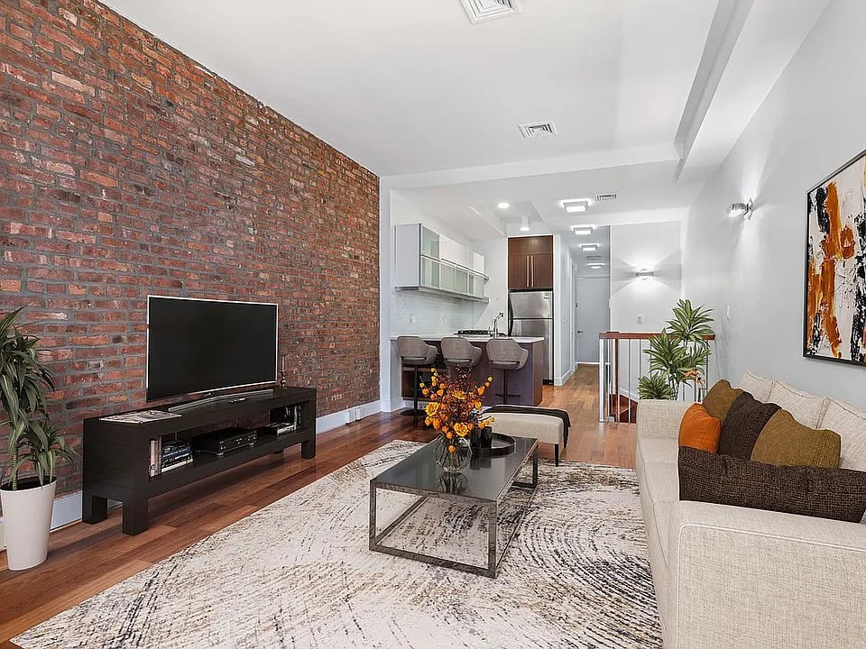 830 Halsey Unit: 1R
