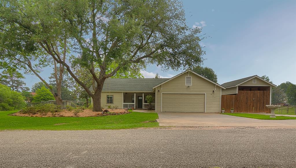 611 Lakeview Dr Loop