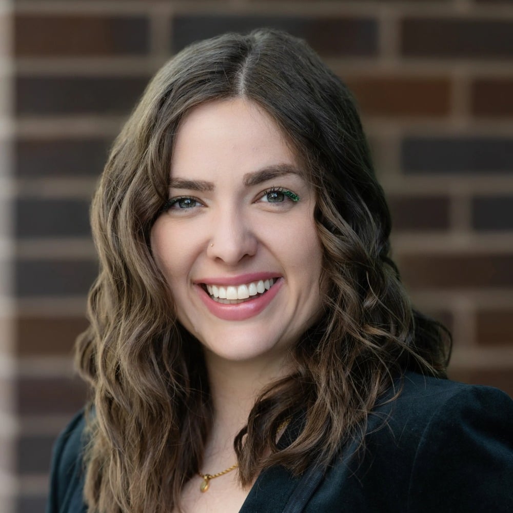Emily Tigges Portland OR, Real Estate Agent Headshot