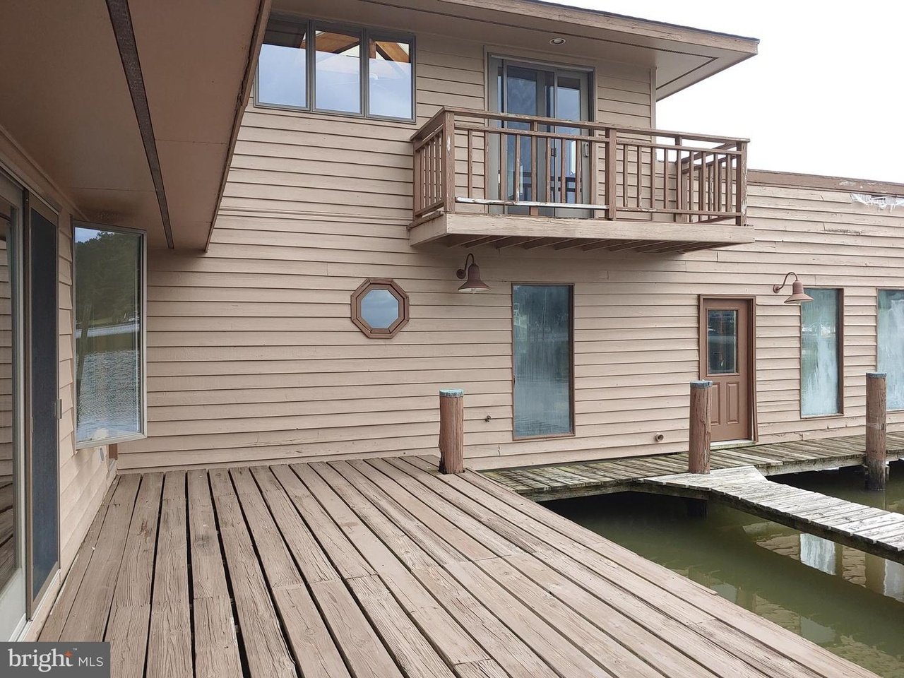 88 E Lake Dr