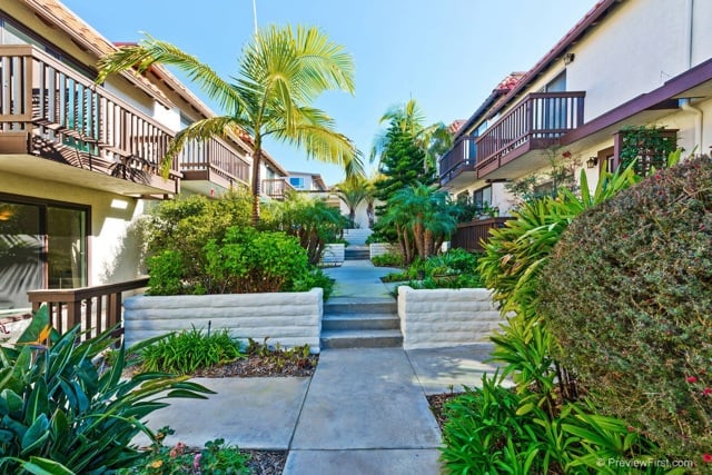 515 Stratford Ct