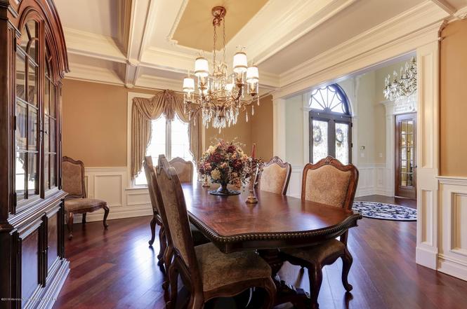 4 Edgewood Ct