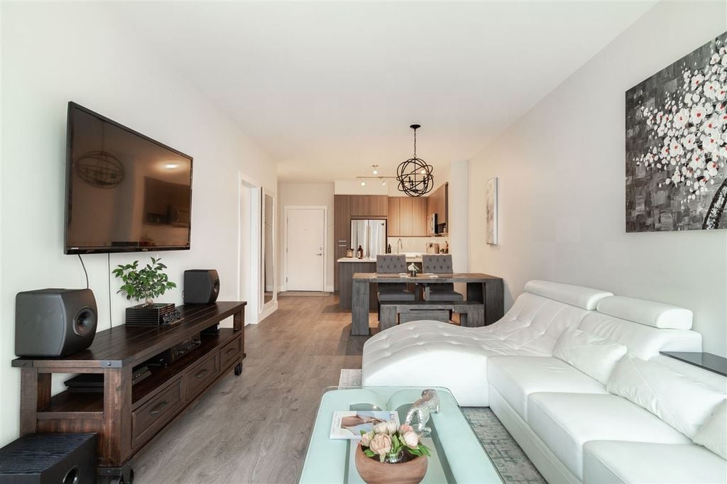 1306 5th Ave, #208