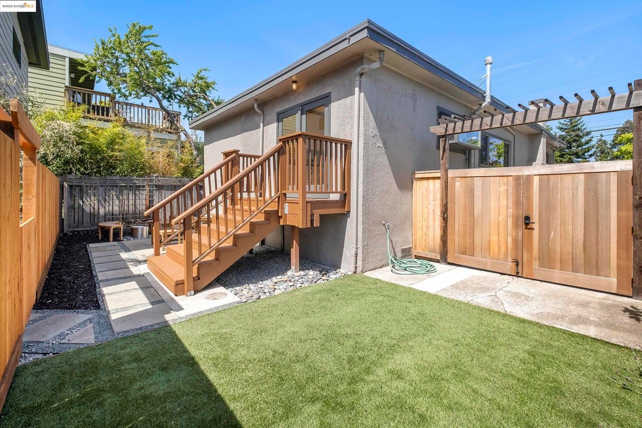 2514-2516 Mathews St