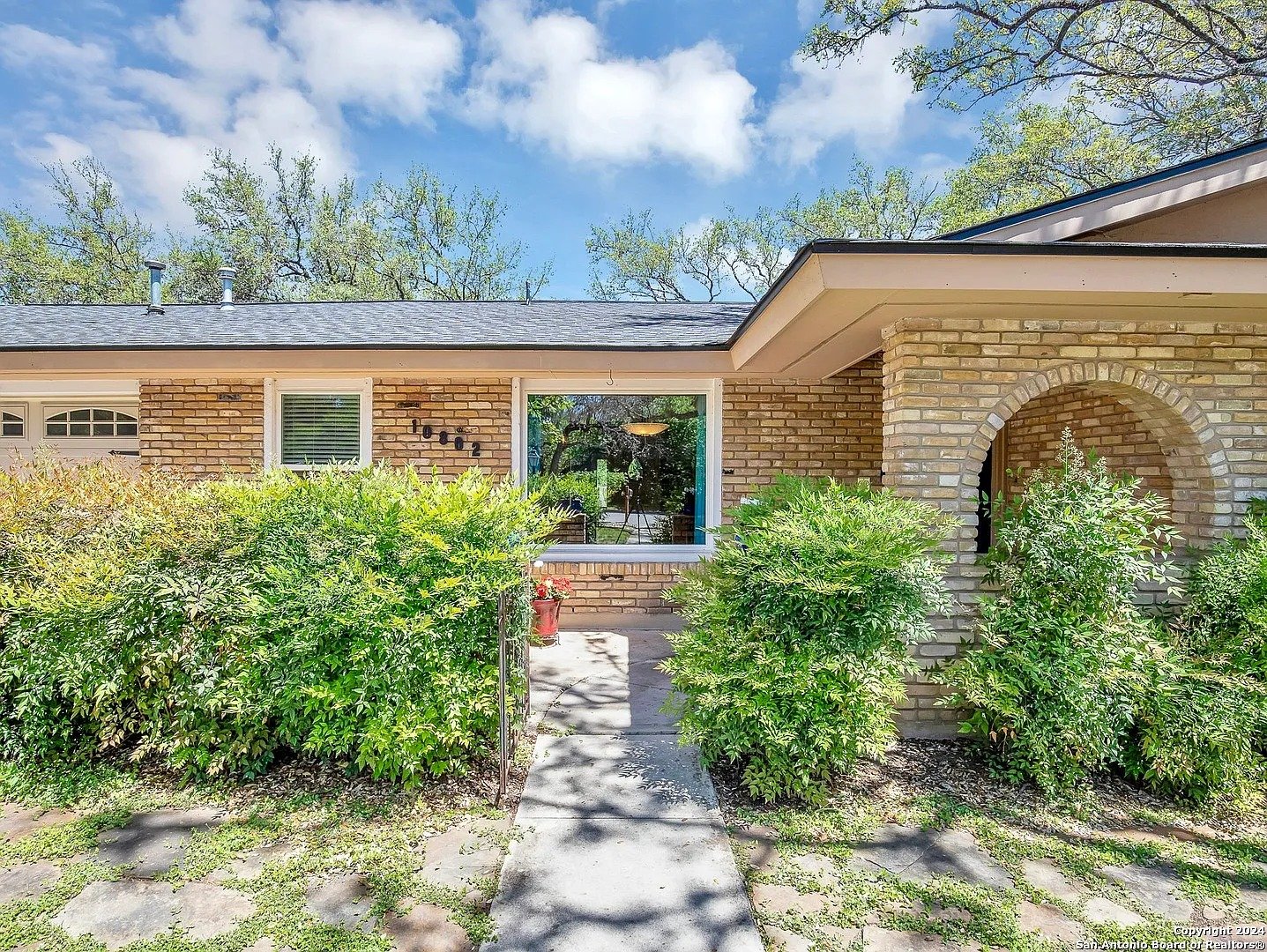 10802 Mount Tipton
