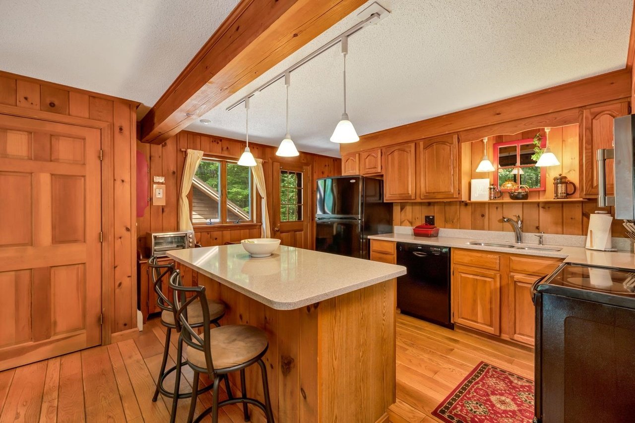 42 Hawkins Pond Rd