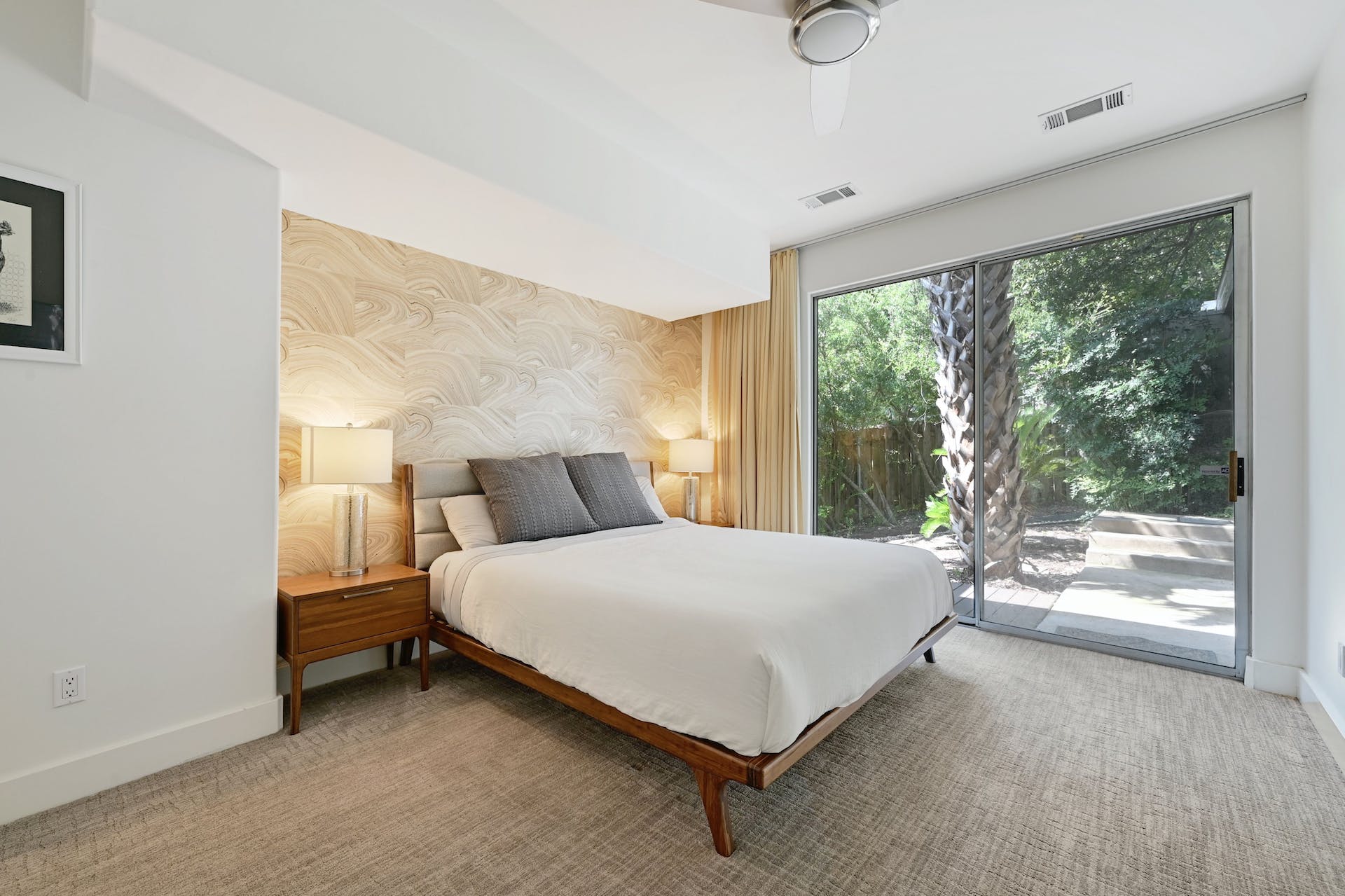 2700 De Soto DR