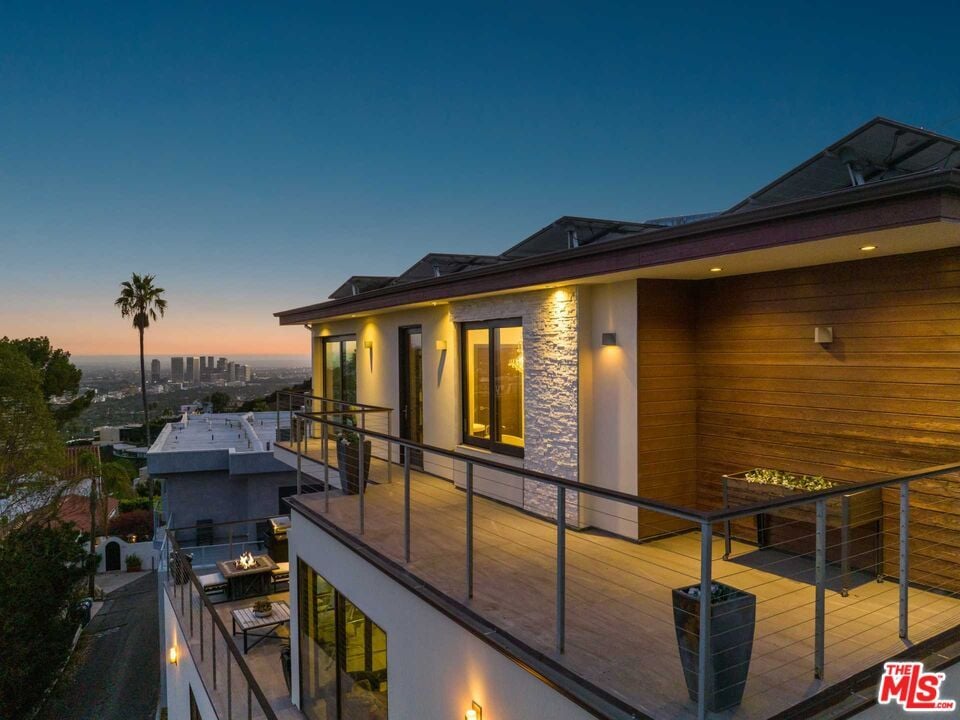 9312 Warbler Way