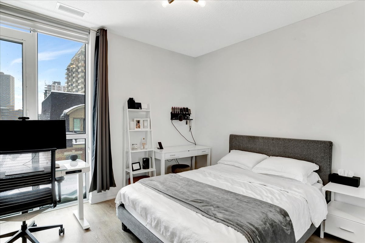 #310 - 101 Erskine Avenue