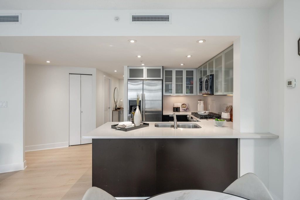 1205 W Hastings St, #1105