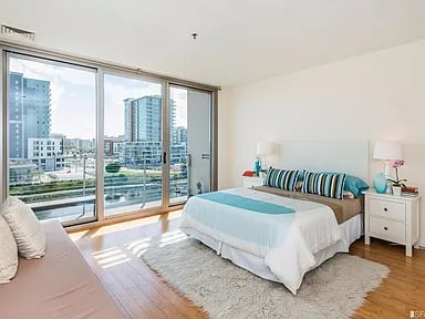 255 Berry St APT 516