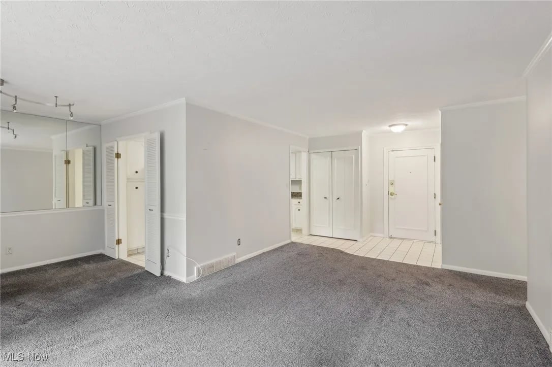 2202 Acacia Park Dr 2109