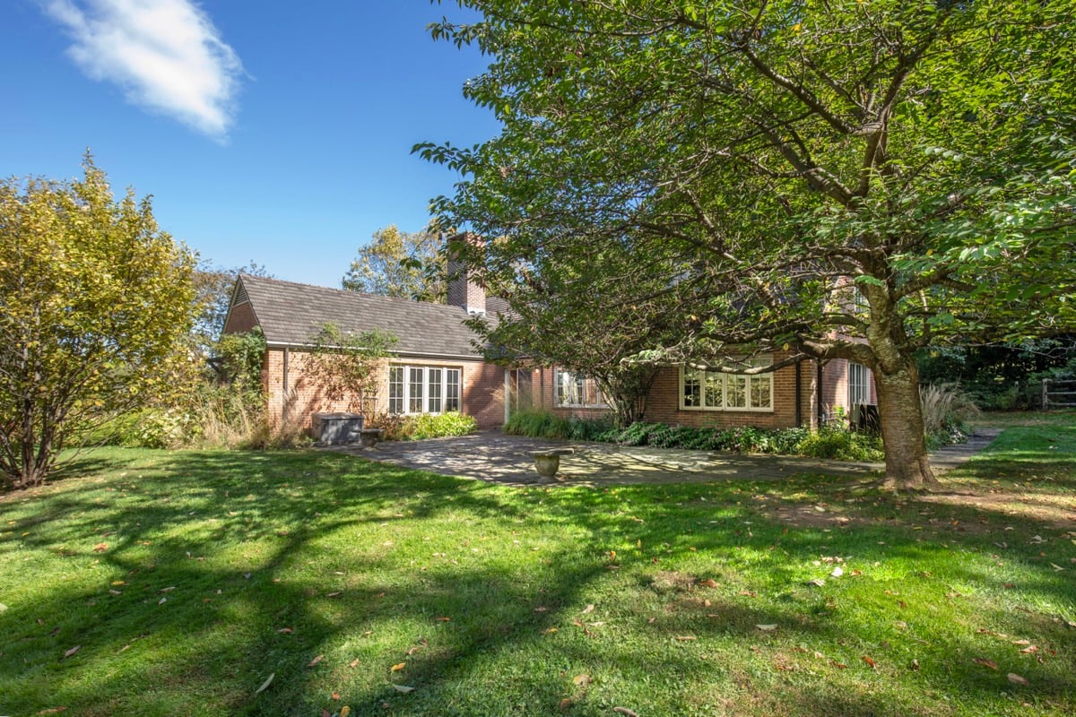 Spring into Luxury: Why Now is the Ideal Time to Sell Your High-End Home in New Jersey
