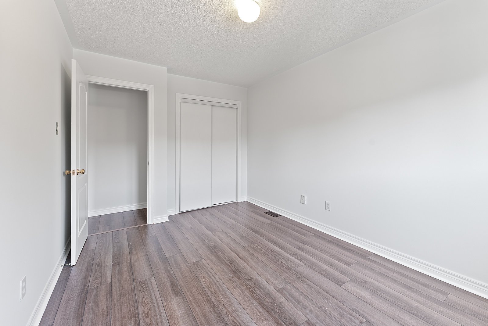 24 Hawtin Lane
