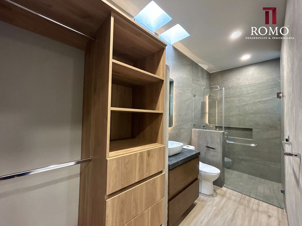 CASA CARRILLO EN VENTA EN BUGAMBILIAS $23'400,000.00 MN