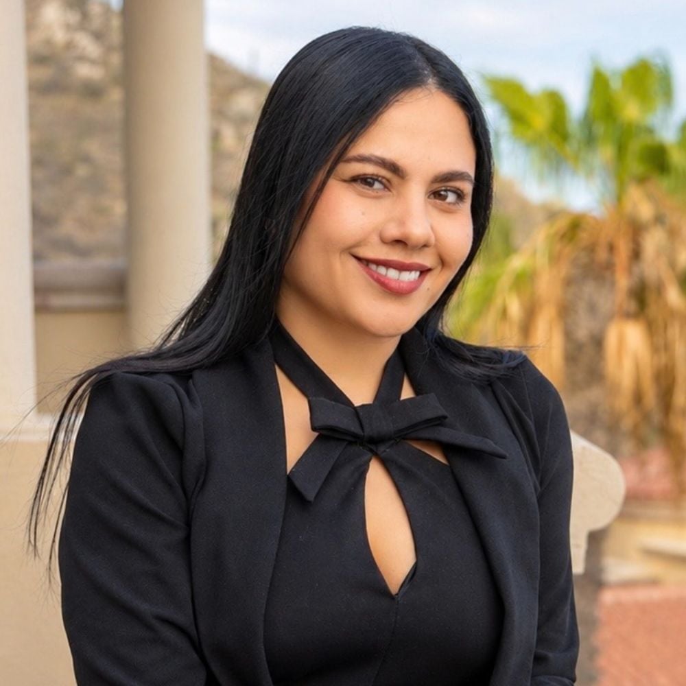 Teria Carolina Santos Soberanis Cabo San Lucas, Estado de Baja California Sur Real Estate Agent Headshot
