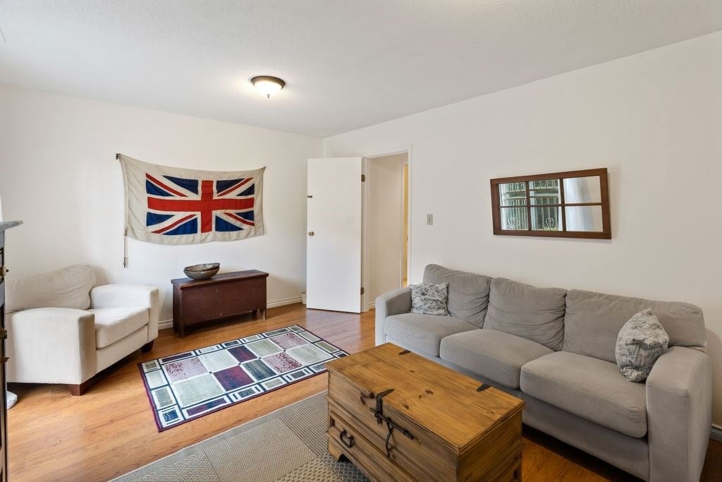1318 Brunette Ave #5
