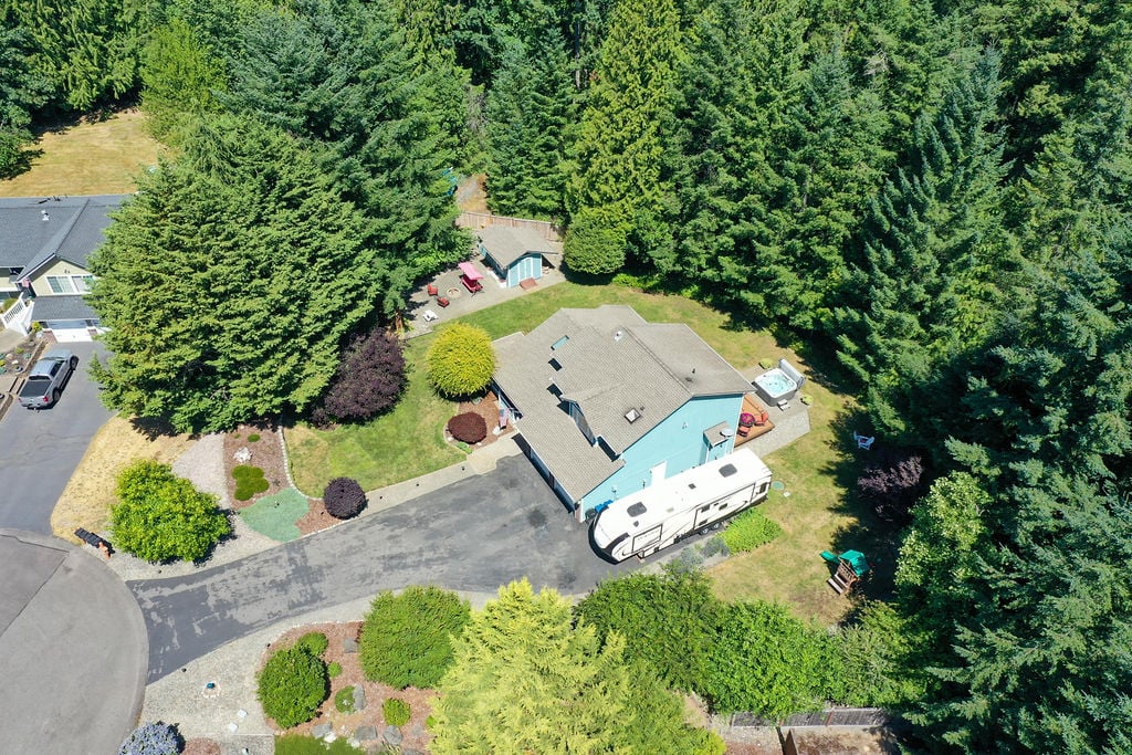 2147 Dunrobin Lane E