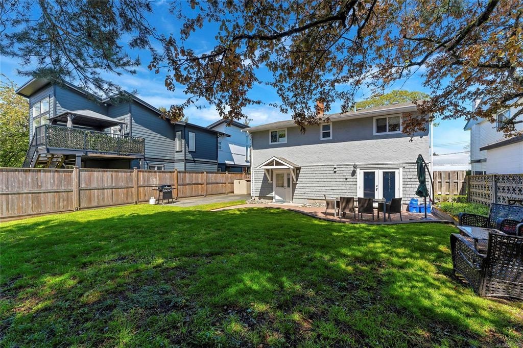 1563 San Juan Ave